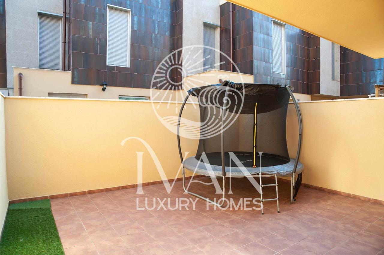 Casa Oromar Ivan Luxury Homes Chalet Adosado オロペサ・デル・マール エクステリア 写真